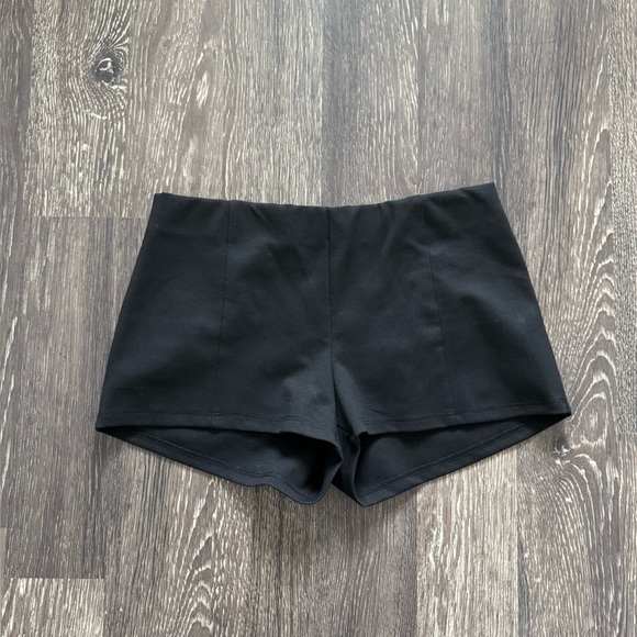Stradivarius black shorts - Picture 1 of 3